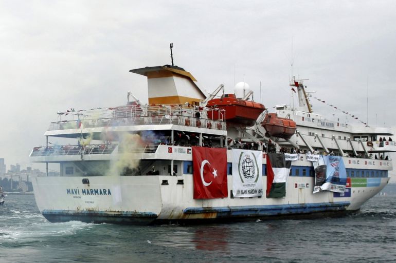 سفينة "مافي مرمرة" أثناء توجهها إلى شاطئ غزة قبيل هجوم قوات الاحتلال عليها في أيار/ مايو 2010 (المصدر: رويترز)
