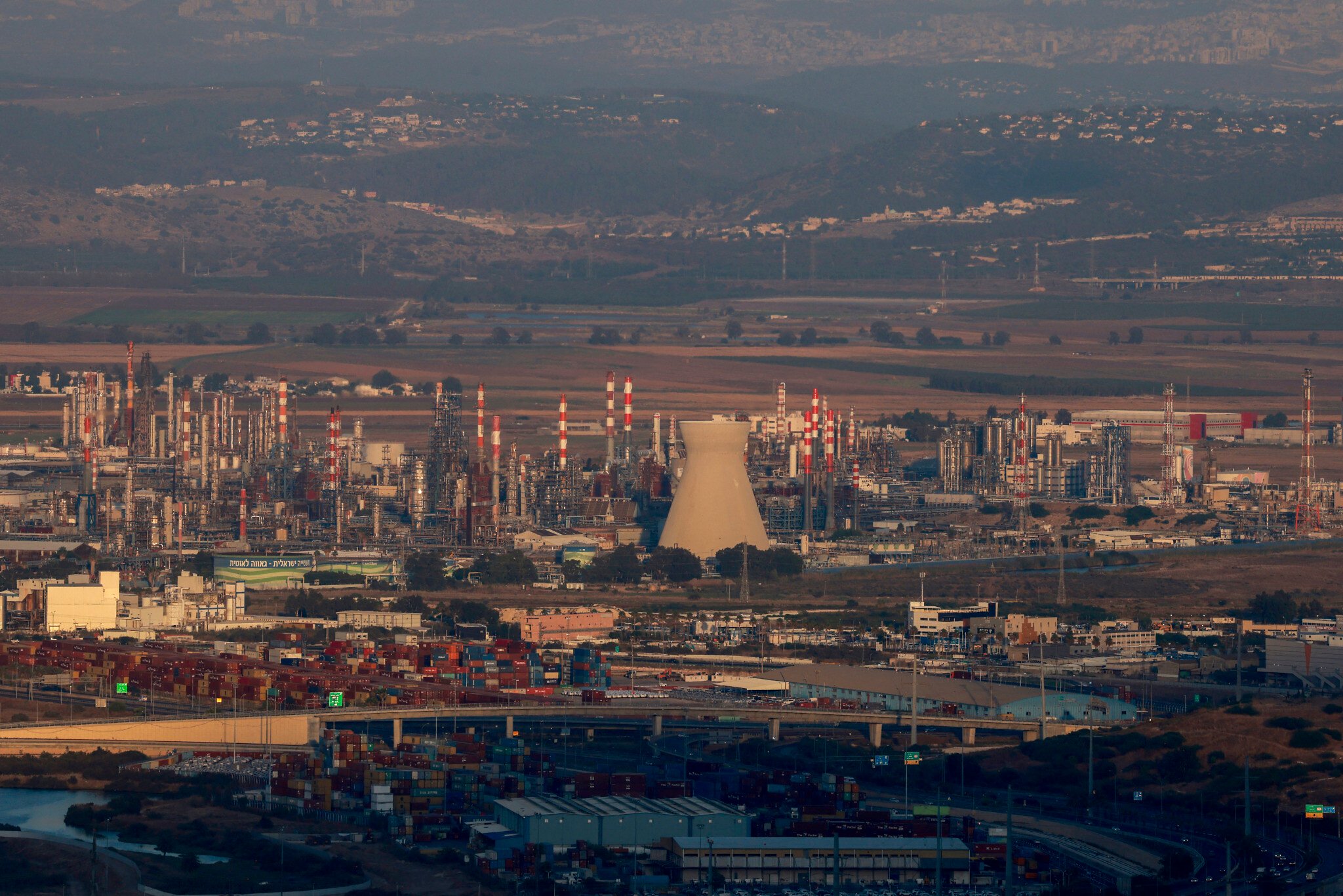 خرائط النار والغاز: كيف صنعت "إسرائيل" إمبراطورية للطاقة؟