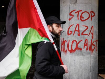 محرقة ونازية.. لماذا نلعب في ملعب العدو؟