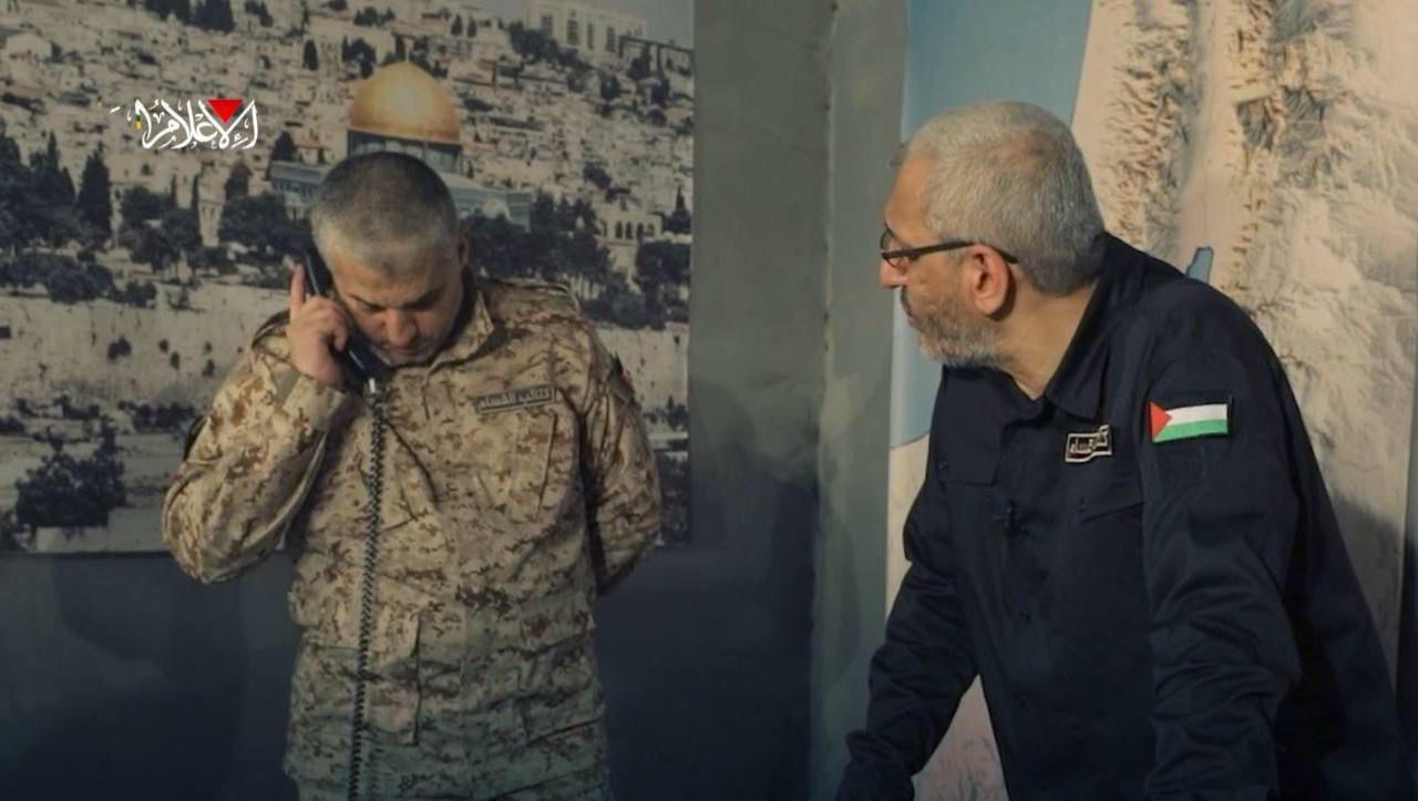 الشهيدان: القائد هيئة أركان كتائب القسام، الشهيد محمد الضيف، وقائد لواء خانيونس الشهيد رافع سلامة في آخر ظهور لهما في مقطع مصورة كشفت عنه كتائب القسام في برنامج "ما خفي أعظم" الذي تبثه قناة الجزيرة. 