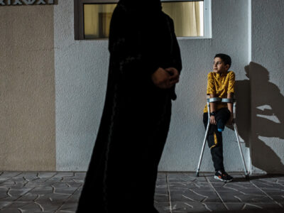 بلا عكازات.. حربٌ لا نستطيع الفرار منها