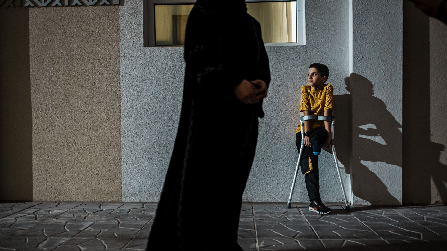 بلا عكازات.. حربٌ لا نستطيع الفرار منها