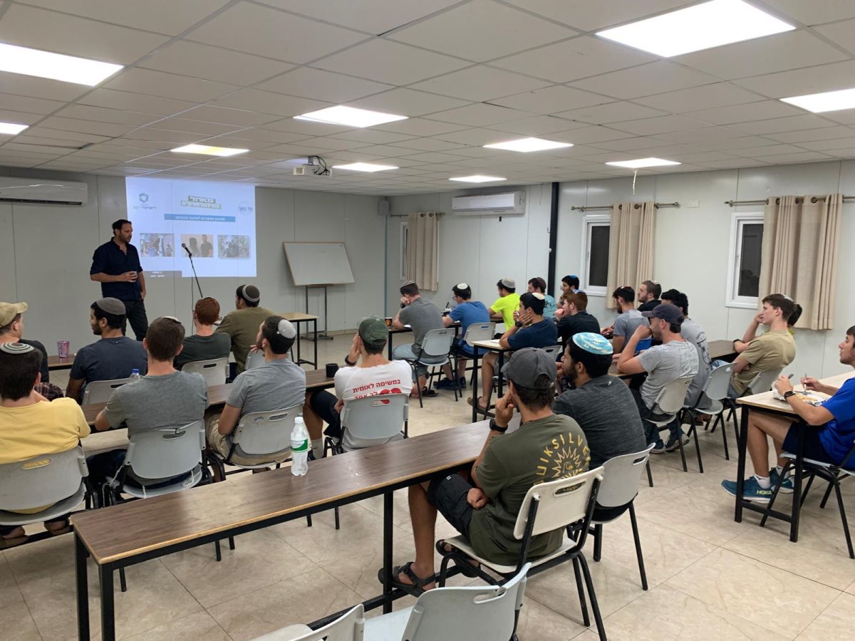 من إحدى اجتماعات حركة "جيل النصر". 