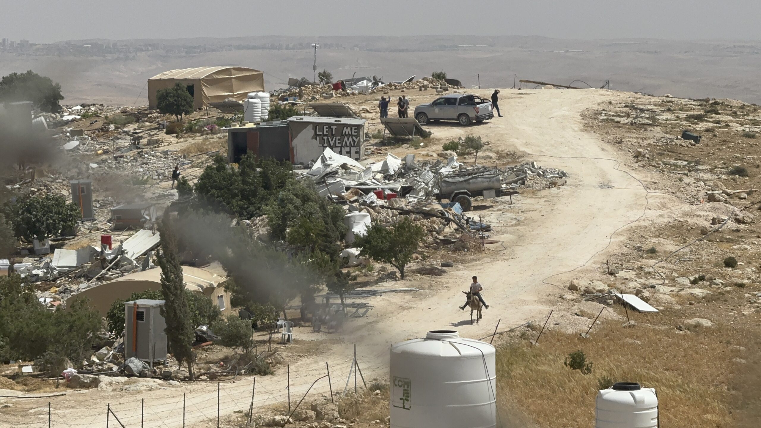 خربة خلة الضبع بعد أن هدمها جيش الاحتلال بالكامل، (تصوير: شذى حماد/ متراس)