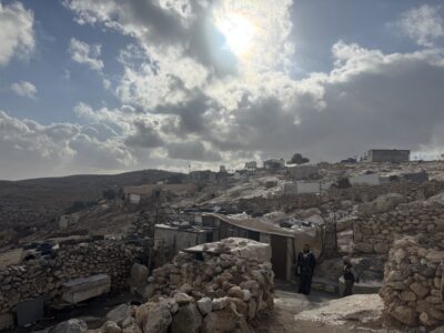 إنسان الكهف: عن صمود مسافر يطا