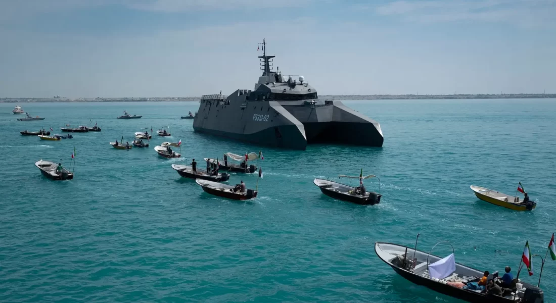 "أسراب البعوض".. كيف تسيطر إيران على مضيق هرمز؟