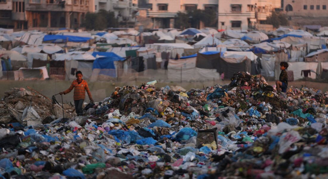 غزة تتنفس السموم